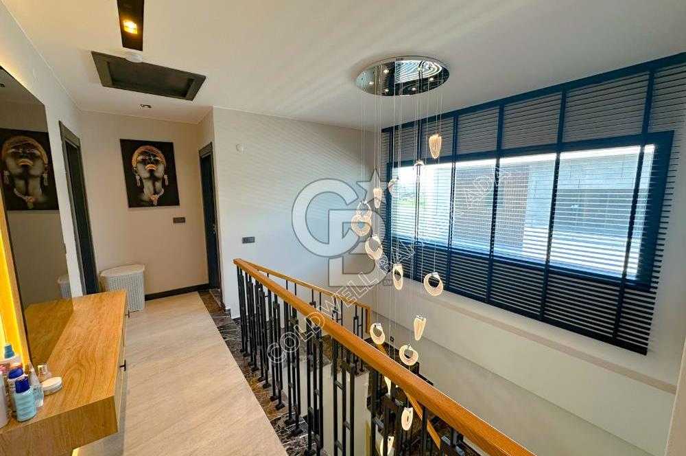 Kuşadası Güzelçamlı'da Özel Havuzlu, 3+1 Müstakil Villa