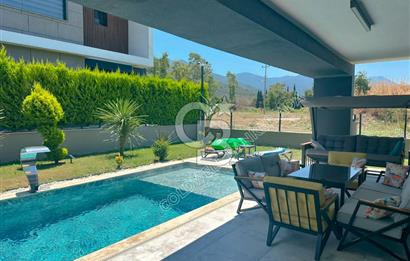 Kuşadası Güzelçamlı'da Özel Havuzlu, 3+1 Müstakil Villa