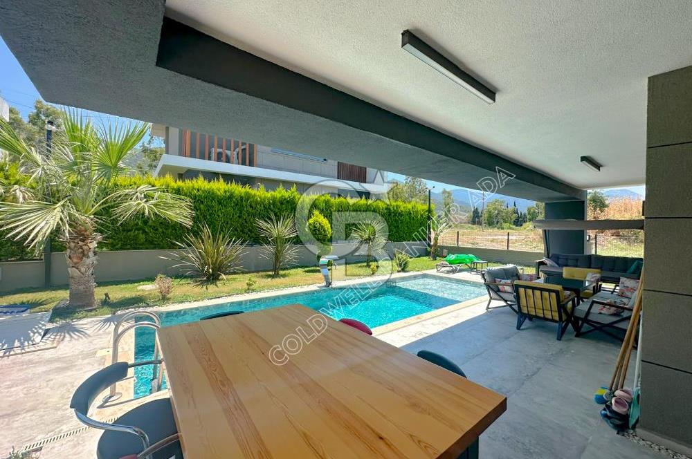 Kuşadası Güzelçamlı'da Özel Havuzlu, 3+1 Müstakil Villa
