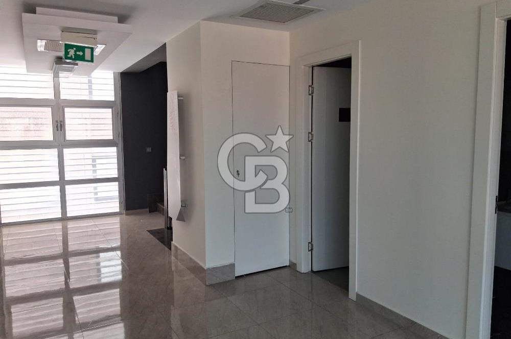 GAZİOSMANPAŞA'DA 1.700 m² KAPALI ALANLI KOMPLE KİRALIK BİNA