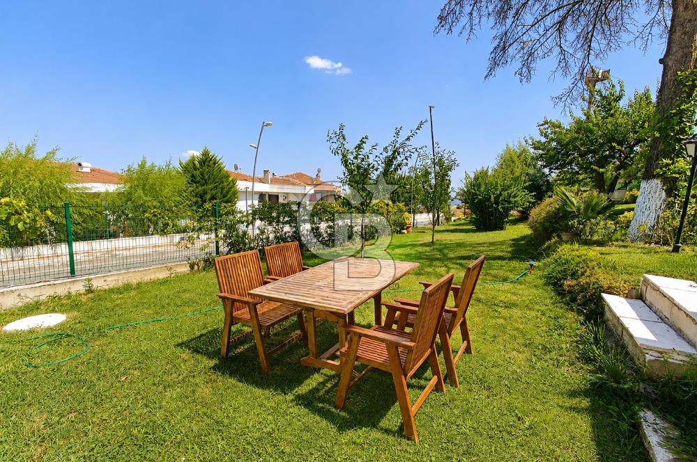 ÖZEL PLAJLII SİTEDE EŞYALI DENİZ MANZARALI 4+2 LÜKS VİLLA