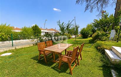 ÖZEL PLAJLII SİTEDE EŞYALI DENİZ MANZARALI 4+2 LÜKS VİLLA