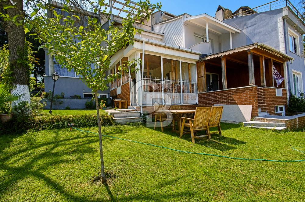 ÖZEL PLAJLII SİTEDE EŞYALI DENİZ MANZARALI 4+2 LÜKS VİLLA