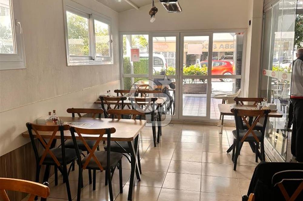 Karşıyaka'da satılık dükkan