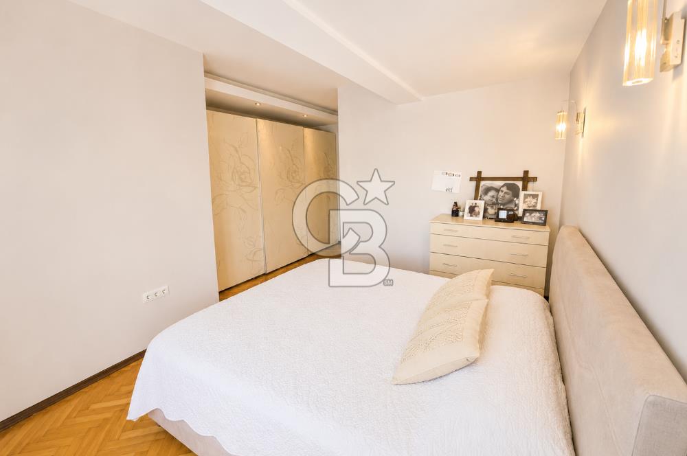 OLİMPİYAT KÖYÜNDE GENİŞ TERASLI MODERN 3+1 KISMİ EŞYALI SATILIK