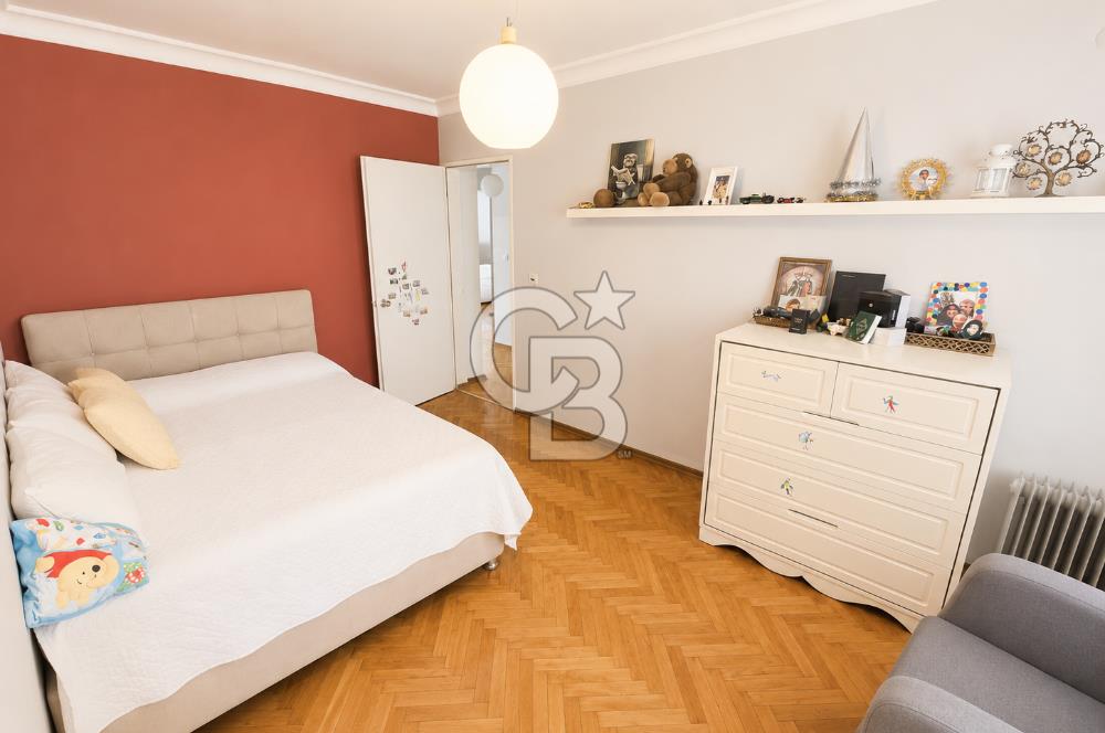 OLİMPİYAT KÖYÜNDE GENİŞ TERASLI MODERN 3+1 KISMİ EŞYALI SATILIK