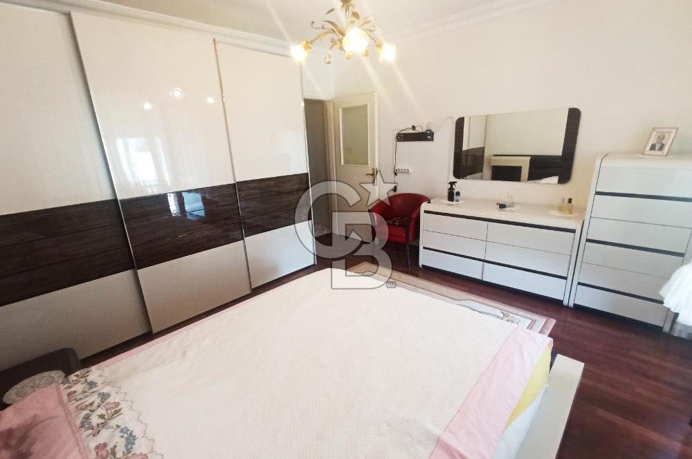 ÖZEL PLAJLII SİTEDE EŞYALI DENİZ MANZARALI 4+2 LÜKS VİLLA