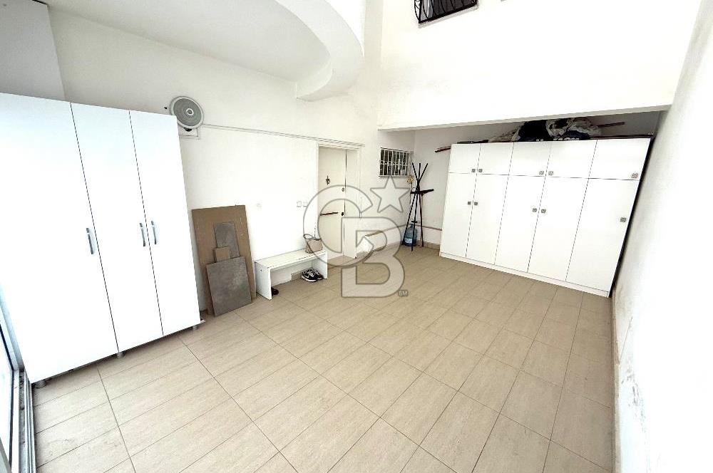 OLİMPİYAT KÖYÜNDE GENİŞ TERASLI MODERN 3+1 KISMİ EŞYALI SATILIK