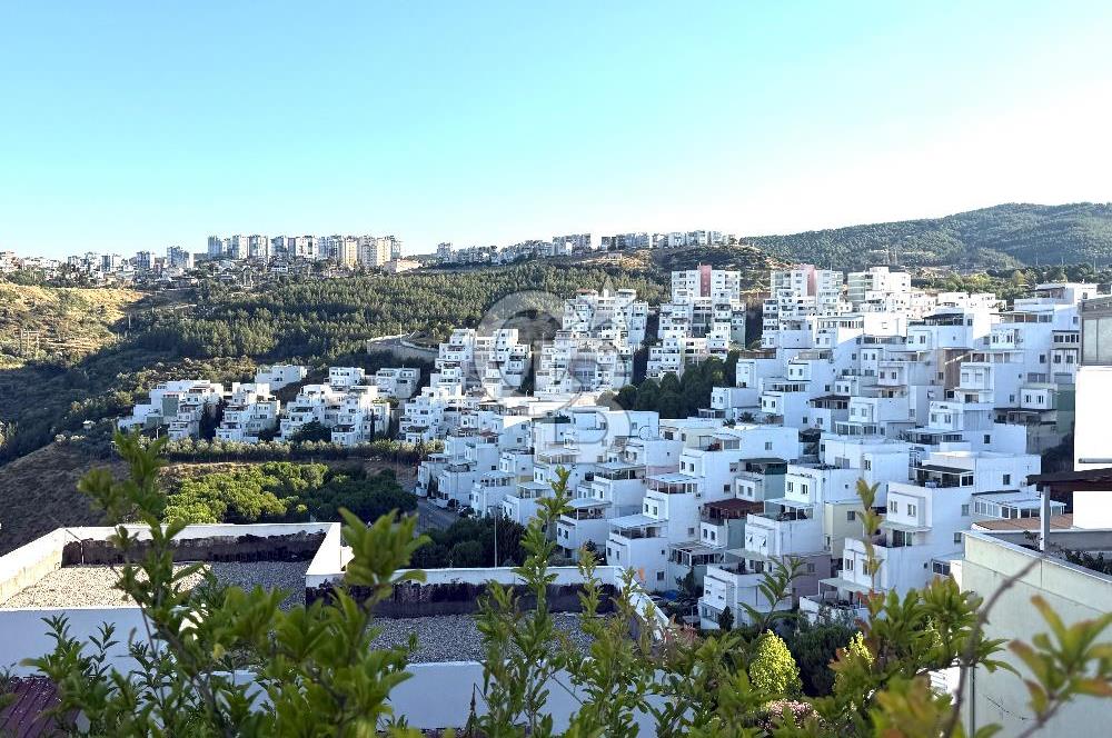OLİMPİYAT KÖYÜNDE GENİŞ TERASLI MODERN 3+1 KISMİ EŞYALI SATILIK