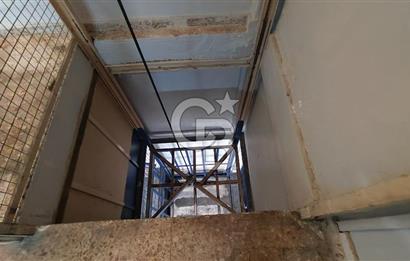 İzmir Gıda Çarşısında, Köşe Konum, 100 m² Kiralık Ticari İş Yeri