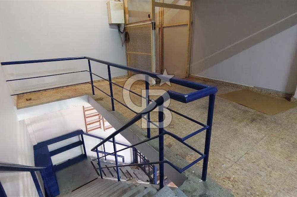 İzmir Gıda Çarşısında, Köşe Konum, 100 m² Kiralık Ticari İş Yeri
