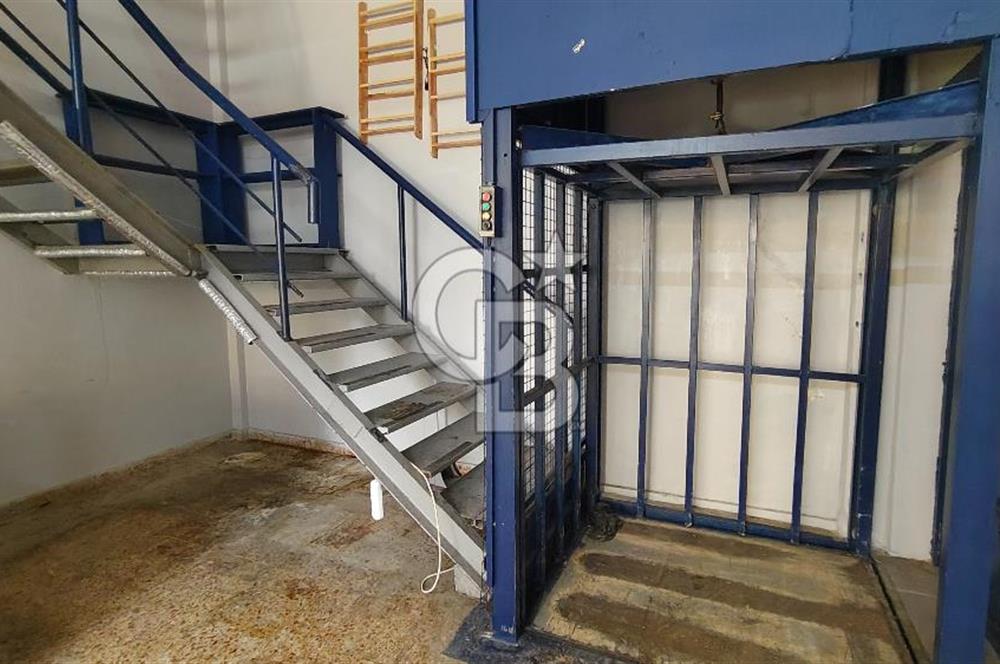 İzmir Gıda Çarşısında, Köşe Konum, 100 m² Kiralık Ticari İş Yeri