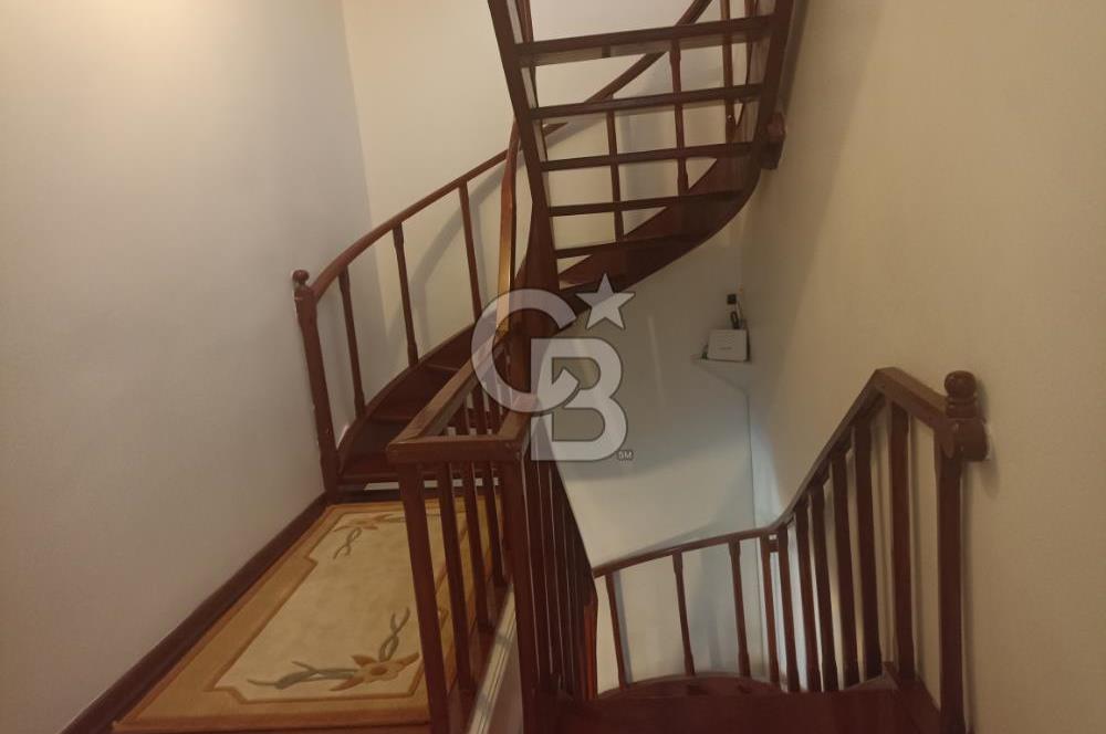 ÖZEL PLAJLII SİTEDE EŞYALI DENİZ MANZARALI 4+2 LÜKS VİLLA