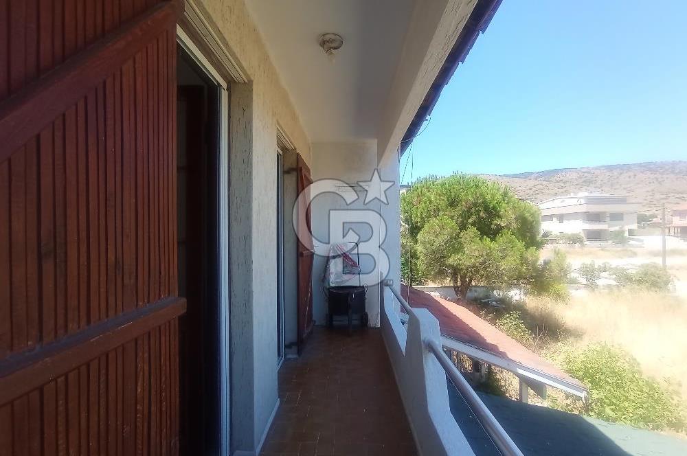 URLA GÜLBAHÇE SATILIK VILLA 