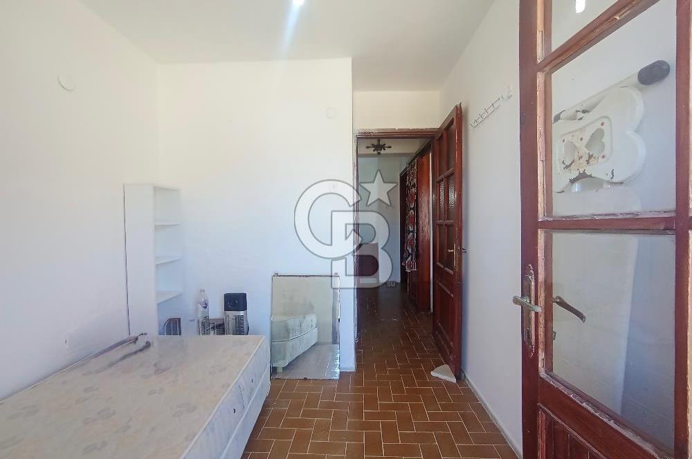 URLA GÜLBAHÇE SATILIK VILLA 
