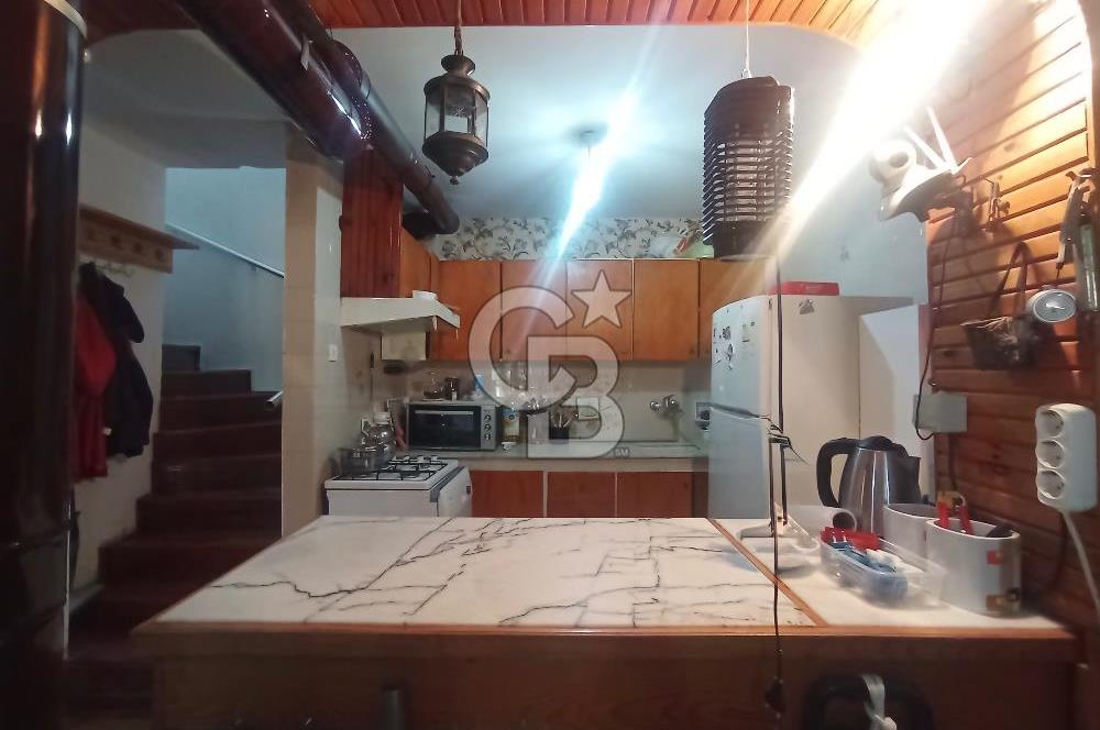 URLA GÜLBAHÇE SATILIK VILLA 