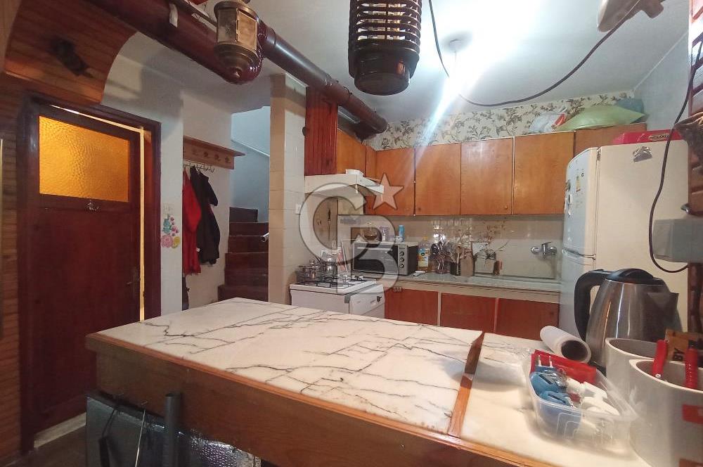 URLA GÜLBAHÇE SATILIK VILLA 