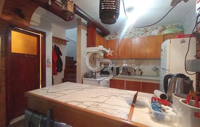 URLA GÜLBAHÇE SATILIK VILLA 