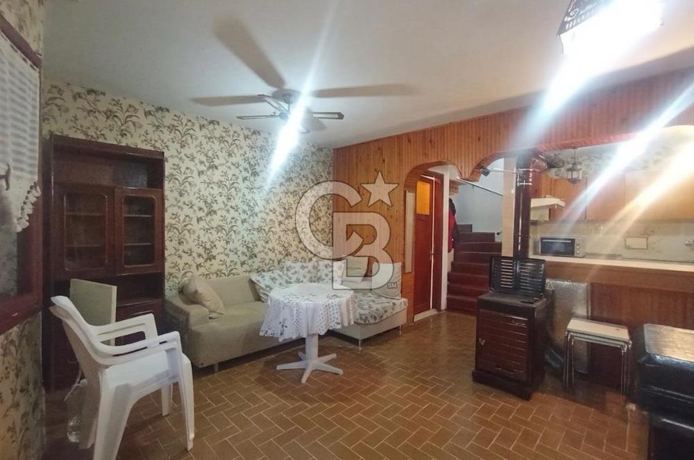 URLA GÜLBAHÇE SATILIK VILLA 