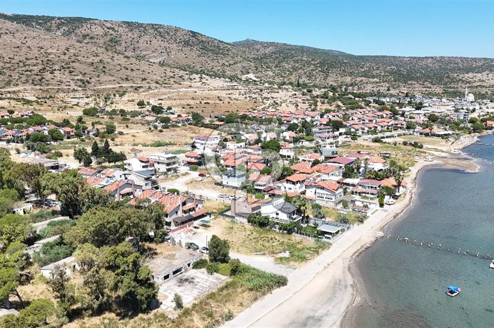 URLA GÜLBAHÇE SATILIK VILLA 