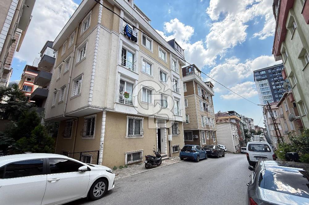 Ümraniye Armağanevler Mahallesi Satılık 1 + 1 Daire