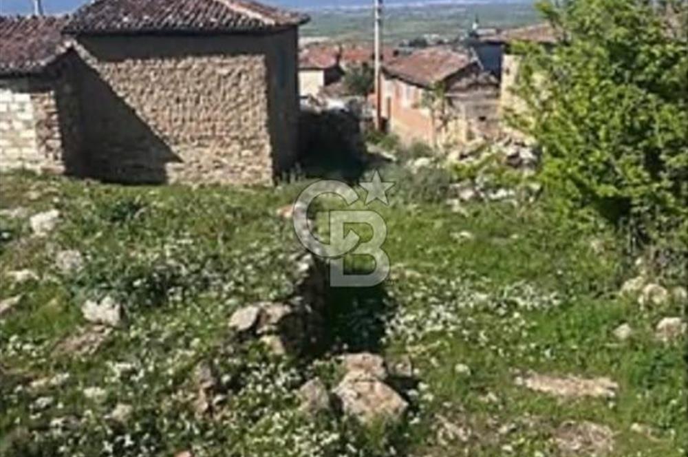 İzmir'de Ödemiş-Tire Yoluna Yakın 250 M2 İmarlı Satılık Arsa