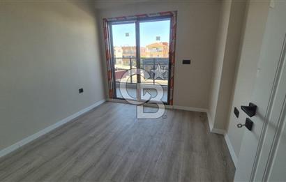 ALİAĞA KÜLTÜR MAHALLESİ CADDE ÜSTÜNDE İZBANA YAKIN SIFIR SATILIK 2+1 DAİRE