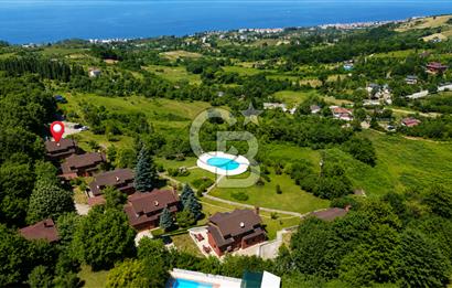 KARAMÜRSEL, BUTİK SİTE'DE DENİZ MANZARALI 130 M2 VİLLA