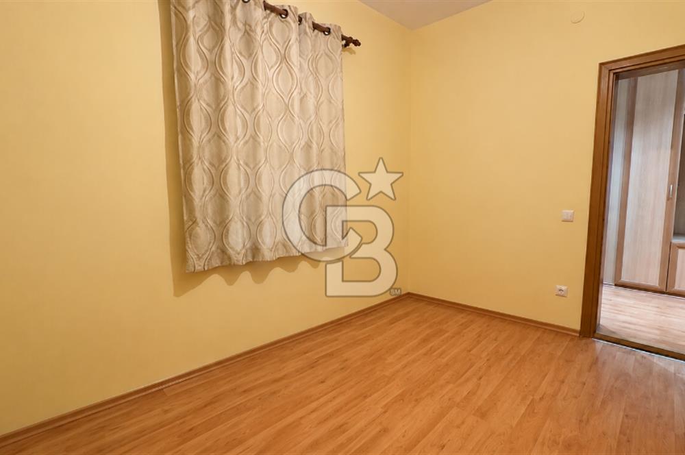 KARAMÜRSEL, BUTİK SİTE'DE DENİZ MANZARALI 130 M2 VİLLA