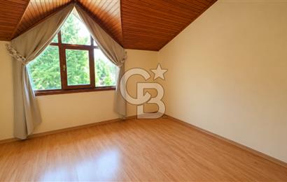 KARAMÜRSEL, BUTİK SİTE'DE DENİZ MANZARALI 130 M2 VİLLA