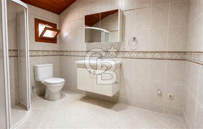 KARAMÜRSEL, BUTİK SİTE'DE DENİZ MANZARALI 130 M2 VİLLA