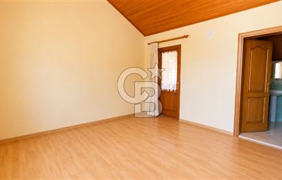 KARAMÜRSEL, BUTİK SİTE'DE DENİZ MANZARALI 130 M2 VİLLA