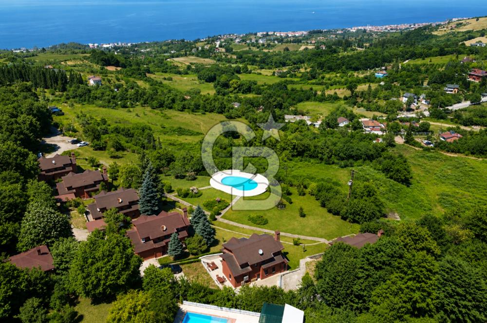 KARAMÜRSEL, BUTİK SİTE'DE DENİZ MANZARALI 130 M2 VİLLA