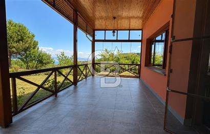KARAMÜRSEL, BUTİK SİTE'DE DENİZ MANZARALI 130 M2 VİLLA