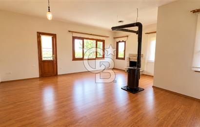 KARAMÜRSEL, BUTİK SİTE'DE DENİZ MANZARALI 130 M2 VİLLA