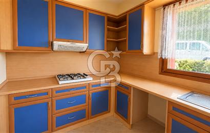 KARAMÜRSEL, BUTİK SİTE'DE DENİZ MANZARALI 130 M2 VİLLA