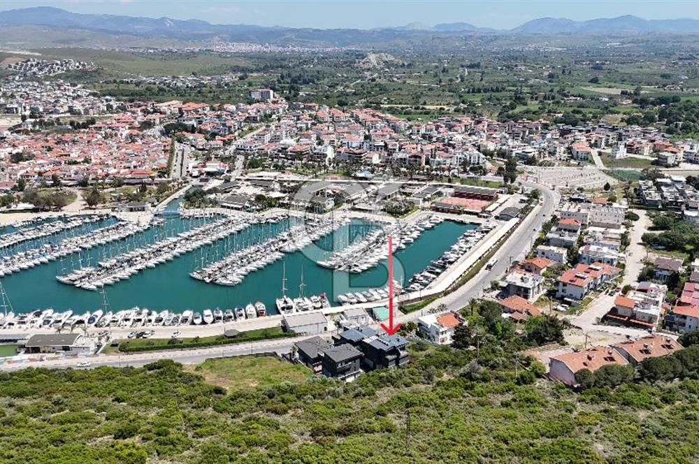 Teos Marina Karşısı 4 Katlı 3+1 Lüks Villa, Havuzlu, Manzaralı