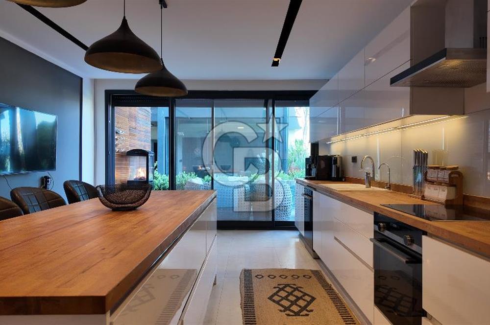 Teos Marina Karşısı 4 Katlı 3+1 Lüks Villa, Havuzlu, Manzaralı