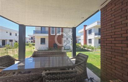 AYVALIK ALTINOVA'DA HAVUZLU SİTEDE 2+1 BAHÇE KATI DAİRE