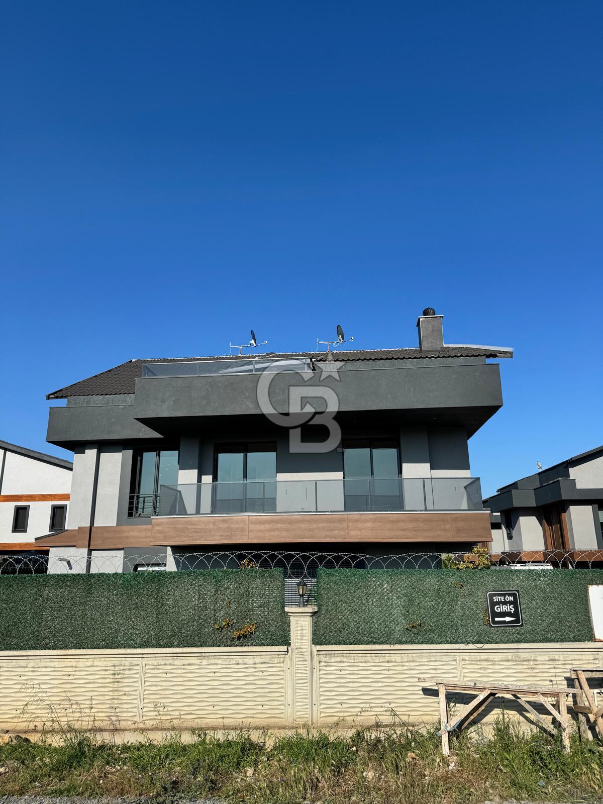 SİLİVRİ SELİMPAŞA 5+1 TRİPLEX SATILIK VİLLA 