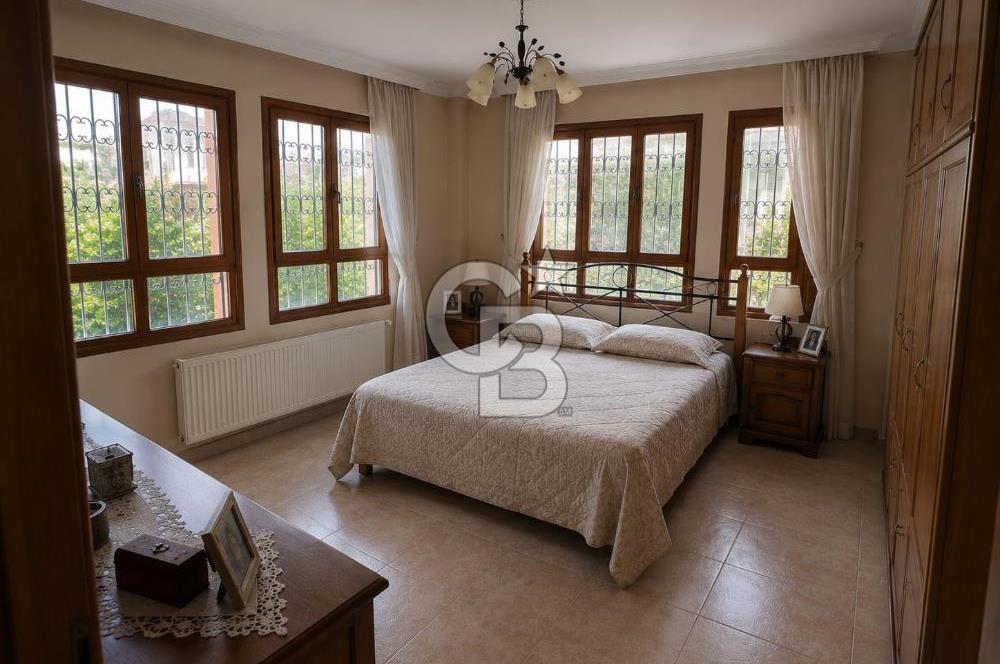 BAHÇELİEVLER 705 M2 ARSA PAYINA SAHİP SATILIK VİLLA