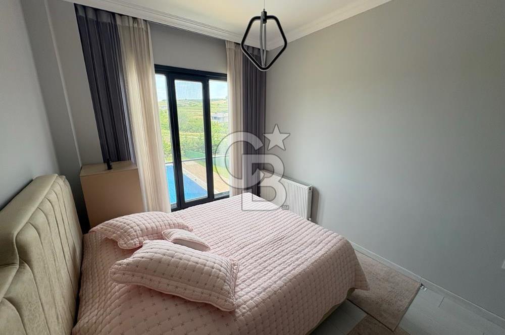 ÇATALCA ÇANAKÇA'DA 1038 M2 ARSA İÇERİSİNDE HAVUZLU EŞYALI VİLLA