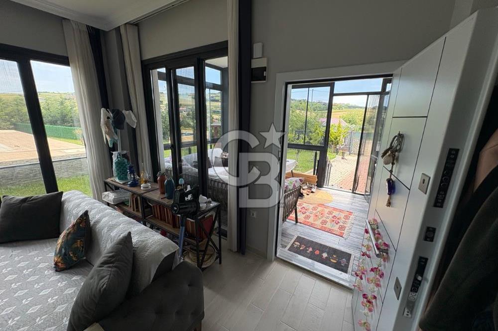 ÇATALCA ÇANAKÇA'DA 1038 M2 ARSA İÇERİSİNDE HAVUZLU EŞYALI VİLLA