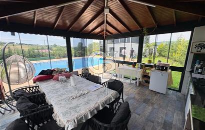ÇATALCA ÇANAKÇA'DA 1038 M2 ARSA İÇERİSİNDE HAVUZLU EŞYALI VİLLA