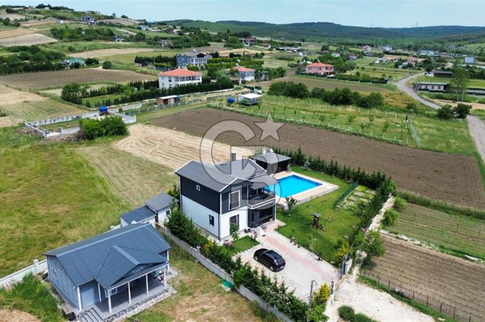ÇATALCA ÇANAKÇA'DA 1038 M2 ARSA İÇERİSİNDE HAVUZLU EŞYALI VİLLA