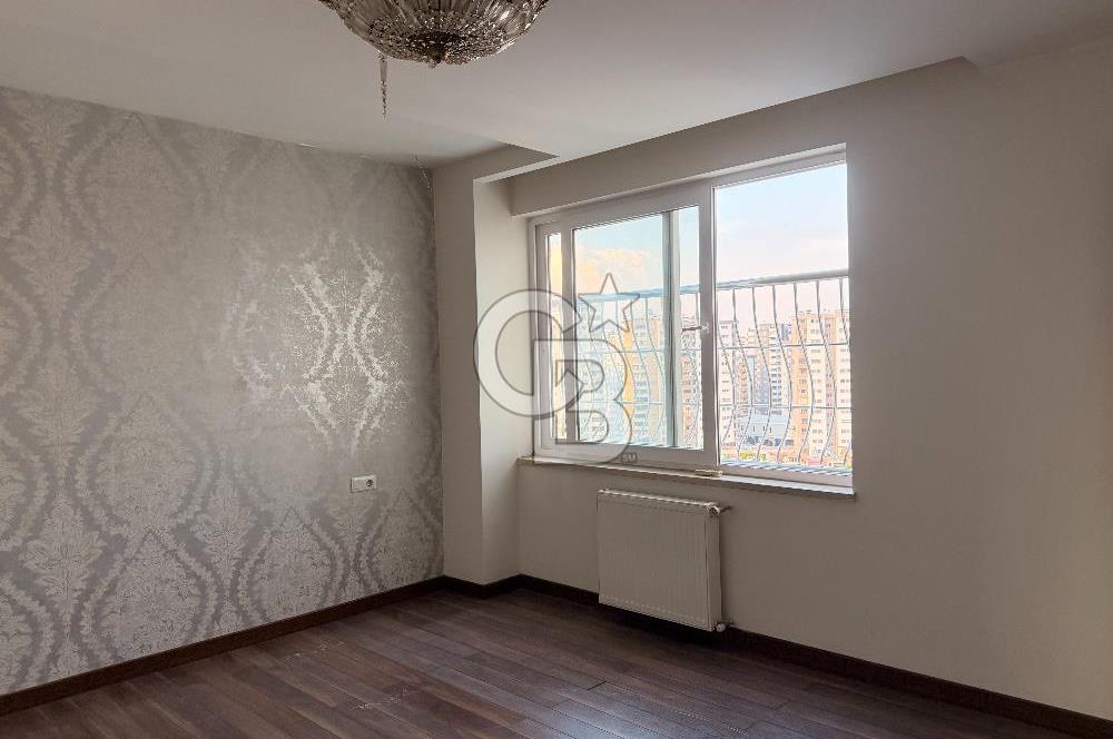Pınar Mahallesi'nde 240 m² Geniş 4+1 Satılık Daire