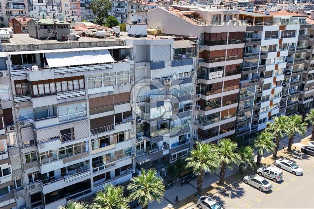 Mithatpaşa'da Eşsiz Deniz Manzaralı Satılık Yalı Dairesi