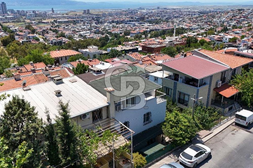 Çiğli Evka2 Bahçeli Körfez Manzaralı 4+1 Satılık Tripleks Villa