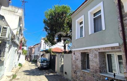  Ayvalık Merkez Hayrettinpaşa Mahallesi'nde Tarihi Doku İçinde Müstakil Yaşam Fırsatı!