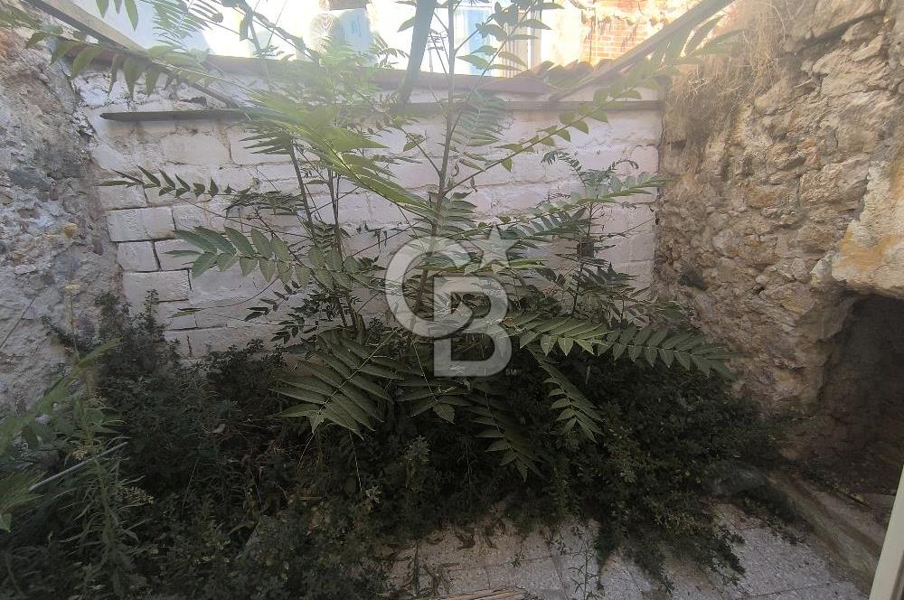 AYVALIK'IN TARİHİ DOKUSUNDA, HAYALLERİNİZDEKİ TAŞ EVİ YARATMA FIRSATI!